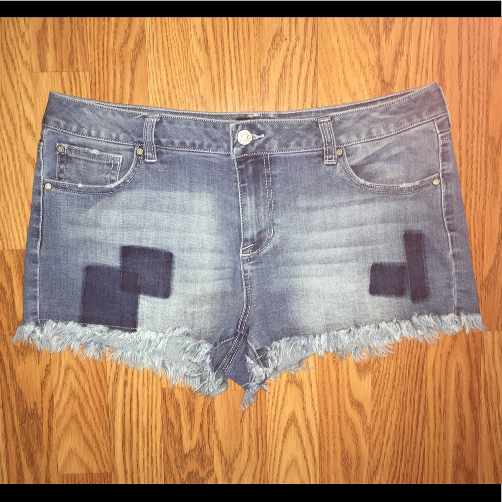 Celebrity Pink Mid-Rise Short Shorts